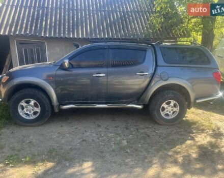 Серый Мицубиси Л 200, объемом двигателя 2.48 л и пробегом 250 тыс. км за 13500 $, фото 6 на Automoto.ua