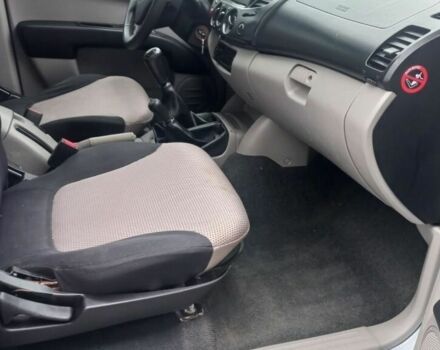 Серый Мицубиси Л 200, объемом двигателя 2.5 л и пробегом 215 тыс. км за 4200 $, фото 6 на Automoto.ua