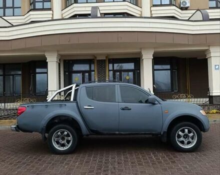 Сірий Міцубісі Л 200, об'ємом двигуна 2.48 л та пробігом 295 тис. км за 10999 $, фото 5 на Automoto.ua