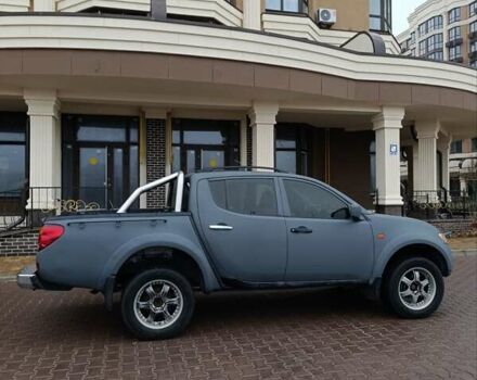 Сірий Міцубісі Л 200, об'ємом двигуна 2.48 л та пробігом 295 тис. км за 10999 $, фото 6 на Automoto.ua