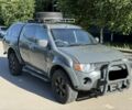 Серый Мицубиси Л 200, объемом двигателя 2.5 л и пробегом 190 тыс. км за 5750 $, фото 1 на Automoto.ua