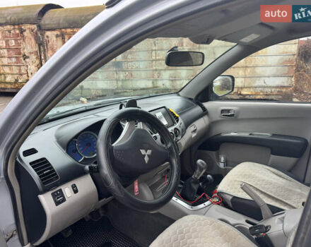 Сірий Міцубісі Л 200, об'ємом двигуна 2.48 л та пробігом 194 тис. км за 11500 $, фото 6 на Automoto.ua