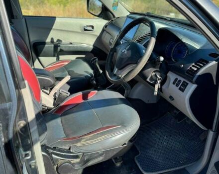 Сірий Міцубісі Л 200, об'ємом двигуна 2.5 л та пробігом 282 тис. км за 6300 $, фото 13 на Automoto.ua
