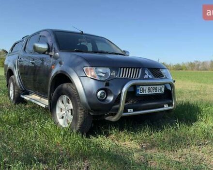 Серый Мицубиси Л 200, объемом двигателя 2.48 л и пробегом 234 тыс. км за 13000 $, фото 5 на Automoto.ua