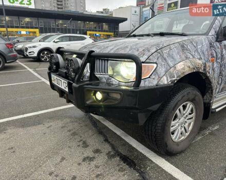 Серый Мицубиси Л 200, объемом двигателя 0 л и пробегом 250 тыс. км за 14999 $, фото 5 на Automoto.ua