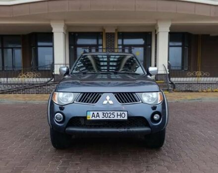 Сірий Міцубісі Л 200, об'ємом двигуна 2.5 л та пробігом 300 тис. км за 12300 $, фото 3 на Automoto.ua
