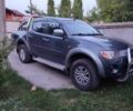 Серый Мицубиси Л 200, объемом двигателя 2.5 л и пробегом 300 тыс. км за 14000 $, фото 3 на Automoto.ua
