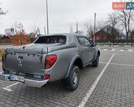 Серый Мицубиси Л 200, объемом двигателя 2.48 л и пробегом 397 тыс. км за 9000 $, фото 7 на Automoto.ua