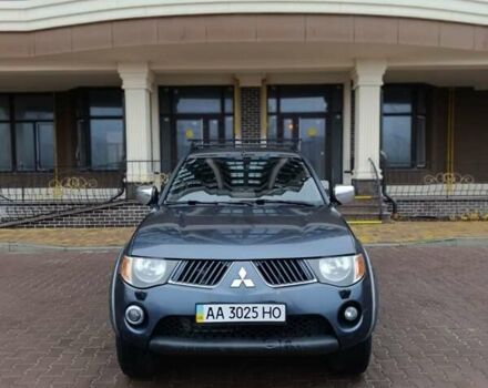 Сірий Міцубісі Л 200, об'ємом двигуна 2.5 л та пробігом 300 тис. км за 12300 $, фото 1 на Automoto.ua