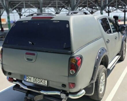 Серый Мицубиси Л 200, объемом двигателя 2 л и пробегом 244 тыс. км за 3600 $, фото 4 на Automoto.ua