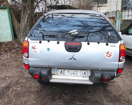 Сірий Міцубісі Л 200, об'ємом двигуна 2.48 л та пробігом 601 тис. км за 7000 $, фото 2 на Automoto.ua