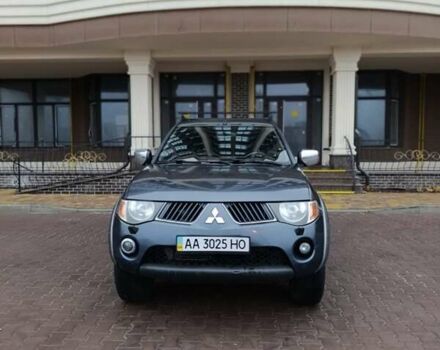 Сірий Міцубісі Л 200, об'ємом двигуна 2.5 л та пробігом 300 тис. км за 12300 $, фото 2 на Automoto.ua