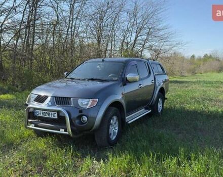 Серый Мицубиси Л 200, объемом двигателя 2.48 л и пробегом 234 тыс. км за 13000 $, фото 10 на Automoto.ua