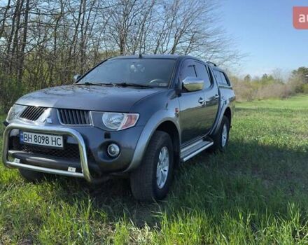 Серый Мицубиси Л 200, объемом двигателя 2.48 л и пробегом 234 тыс. км за 13000 $, фото 8 на Automoto.ua