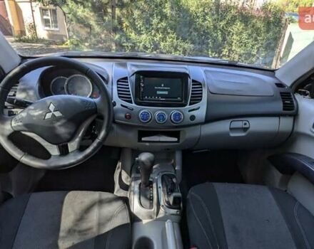 Серый Мицубиси Л 200, объемом двигателя 2.48 л и пробегом 291 тыс. км за 11999 $, фото 13 на Automoto.ua