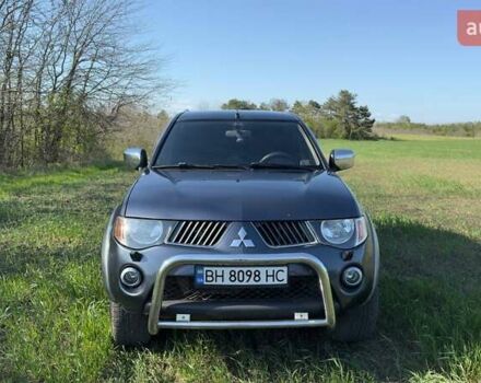 Серый Мицубиси Л 200, объемом двигателя 2.48 л и пробегом 234 тыс. км за 13000 $, фото 2 на Automoto.ua