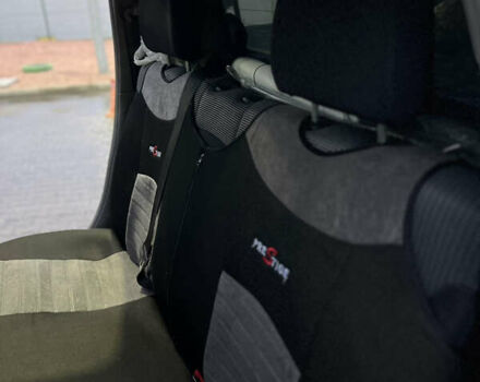 Сірий Міцубісі Л 200, об'ємом двигуна 2.48 л та пробігом 236 тис. км за 15400 $, фото 17 на Automoto.ua