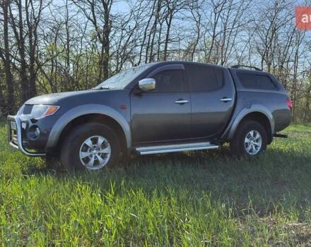 Серый Мицубиси Л 200, объемом двигателя 2.48 л и пробегом 234 тыс. км за 13000 $, фото 12 на Automoto.ua