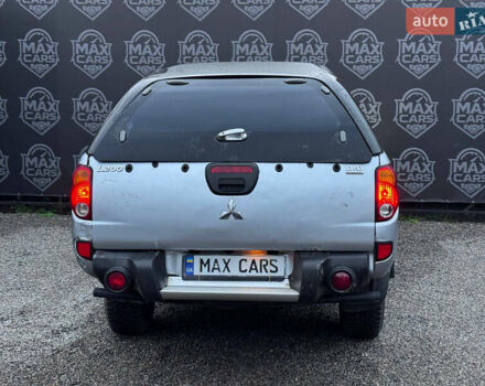 Серый Мицубиси Л 200, объемом двигателя 2.48 л и пробегом 260 тыс. км за 9900 $, фото 4 на Automoto.ua