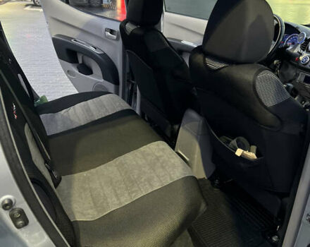 Сірий Міцубісі Л 200, об'ємом двигуна 2.48 л та пробігом 236 тис. км за 15400 $, фото 18 на Automoto.ua