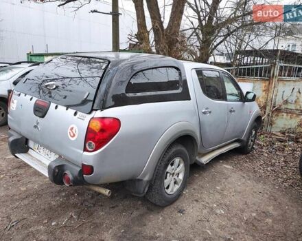 Сірий Міцубісі Л 200, об'ємом двигуна 2.48 л та пробігом 601 тис. км за 7000 $, фото 4 на Automoto.ua