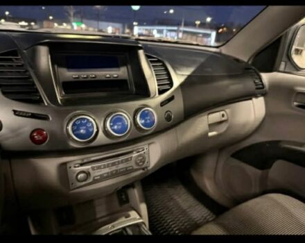 Серый Мицубиси Л 200, объемом двигателя 0 л и пробегом 238 тыс. км за 6200 $, фото 3 на Automoto.ua