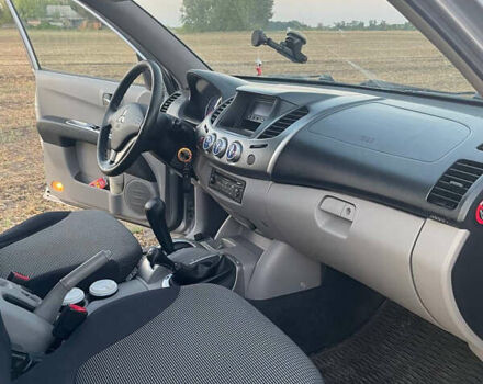 Міцубісі Л 200 2008 у Глобино на Automoto.ua Сірий Міцубісі Л 200, об'ємом двигуна 2.48 л та пробігом 113 тис. км за 15000 $, фото 11 на Automoto.ua