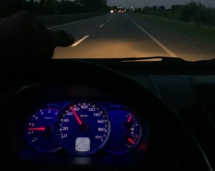 Серый Мицубиси Л 200, объемом двигателя 2.5 л и пробегом 300 тыс. км за 14000 $, фото 5 на Automoto.ua