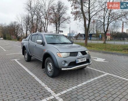 Серый Мицубиси Л 200, объемом двигателя 2.48 л и пробегом 397 тыс. км за 9000 $, фото 8 на Automoto.ua