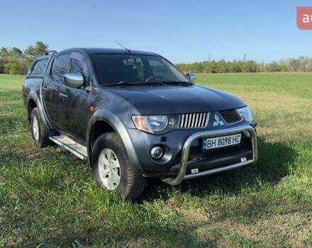 Серый Мицубиси Л 200, объемом двигателя 2.48 л и пробегом 234 тыс. км за 13000 $, фото 7 на Automoto.ua