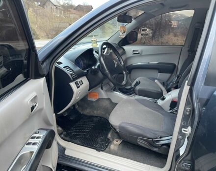 Сірий Міцубісі Л 200, об'ємом двигуна 2.5 л та пробігом 376 тис. км за 12400 $, фото 9 на Automoto.ua