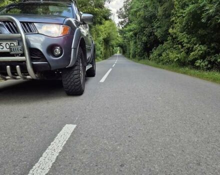 Сірий Міцубісі Л 200, об'ємом двигуна 2.48 л та пробігом 320 тис. км за 17600 $, фото 2 на Automoto.ua