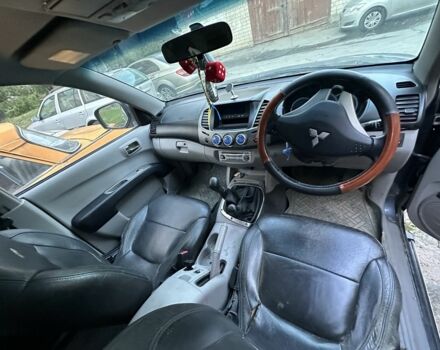 Сірий Міцубісі Л 200, об'ємом двигуна 2.5 л та пробігом 250 тис. км за 6500 $, фото 4 на Automoto.ua