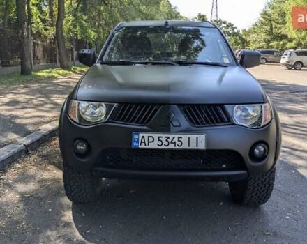 Серый Мицубиси Л 200, объемом двигателя 2.48 л и пробегом 291 тыс. км за 11999 $, фото 9 на Automoto.ua