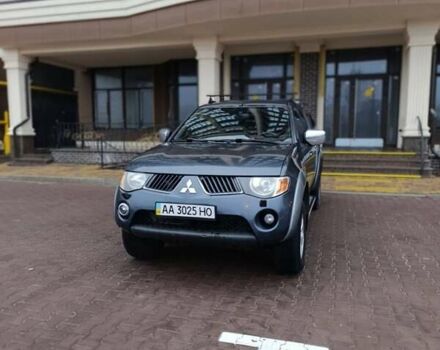 Сірий Міцубісі Л 200, об'ємом двигуна 2.5 л та пробігом 300 тис. км за 12300 $, фото 4 на Automoto.ua