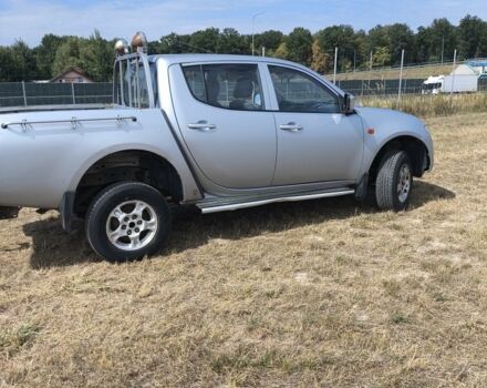 Сірий Міцубісі Л 200, об'ємом двигуна 2.5 л та пробігом 300 тис. км за 5242 $, фото 1 на Automoto.ua