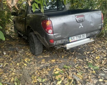 Серый Мицубиси Л 200, объемом двигателя 2.5 л и пробегом 200 тыс. км за 7850 $, фото 5 на Automoto.ua