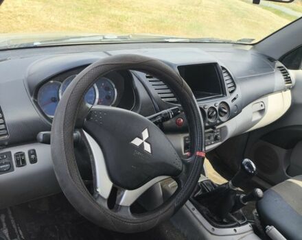 Сірий Міцубісі Л 200, об'ємом двигуна 2.5 л та пробігом 300 тис. км за 5242 $, фото 8 на Automoto.ua