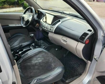 Сірий Міцубісі Л 200, об'ємом двигуна 2.5 л та пробігом 260 тис. км за 12500 $, фото 11 на Automoto.ua