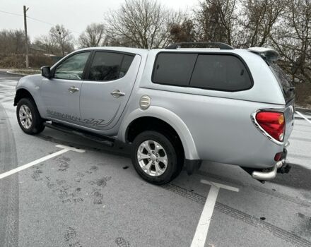 Серый Мицубиси Л 200, объемом двигателя 2.5 л и пробегом 155 тыс. км за 7888 $, фото 11 на Automoto.ua