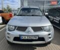 Сірий Міцубісі Л 200, об'ємом двигуна 2.48 л та пробігом 150 тис. км за 18900 $, фото 3 на Automoto.ua