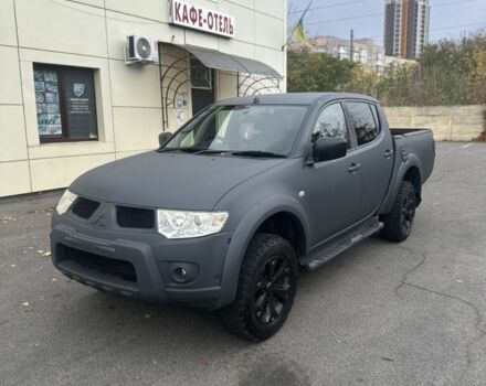 Мицубиси Л 200 2012 в Днепре (Днепропетровске) на Automoto.ua Серый Мицубиси Л 200, объемом двигателя 2.5 л и пробегом 125 тыс. км за 7850 $, фото 4 на Automoto.ua