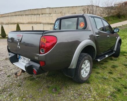 Серый Мицубиси Л 200, объемом двигателя 2.5 л и пробегом 251 тыс. км за 15500 $, фото 8 на Automoto.ua