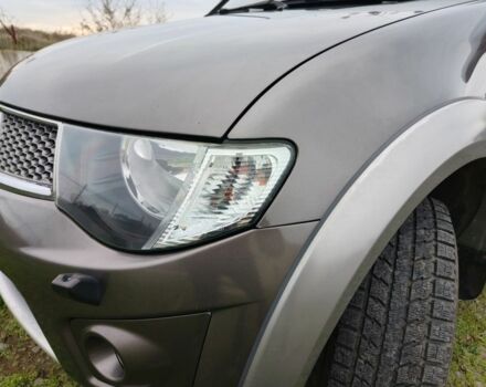 Серый Мицубиси Л 200, объемом двигателя 2.5 л и пробегом 251 тыс. км за 15500 $, фото 15 на Automoto.ua