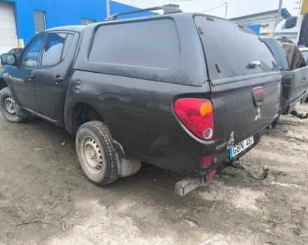 Серый Мицубиси Л 200, объемом двигателя 2.5 л и пробегом 250 тыс. км за 9209 $, фото 3 на Automoto.ua