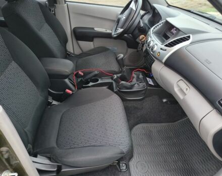 Серый Мицубиси Л 200, объемом двигателя 2.5 л и пробегом 251 тыс. км за 15500 $, фото 4 на Automoto.ua