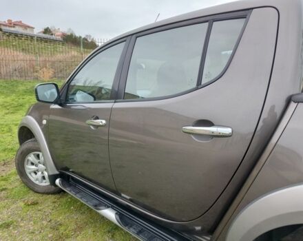 Серый Мицубиси Л 200, объемом двигателя 2.5 л и пробегом 251 тыс. км за 15500 $, фото 12 на Automoto.ua