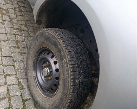 Серый Мицубиси Л 200, объемом двигателя 2.48 л и пробегом 299 тыс. км за 13900 $, фото 4 на Automoto.ua