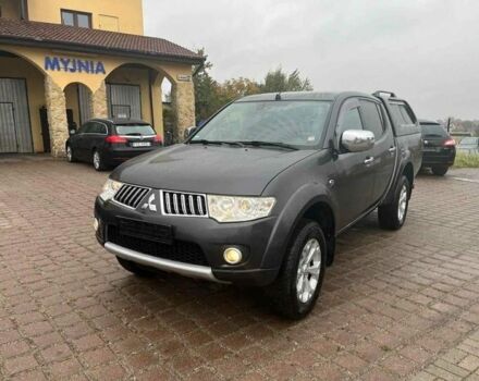 Серый Мицубиси Л 200, объемом двигателя 2.5 л и пробегом 230 тыс. км за 5000 $, фото 2 на Automoto.ua