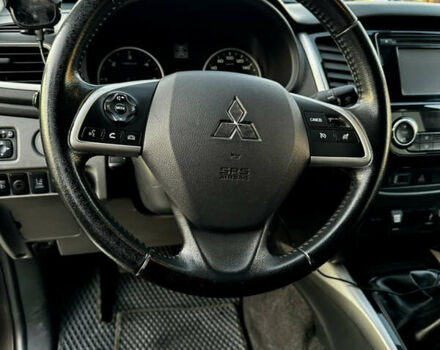 Серый Мицубиси Л 200, объемом двигателя 2.44 л и пробегом 160 тыс. км за 26000 $, фото 15 на Automoto.ua